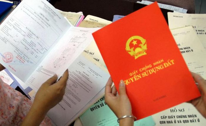 Sổ hồng chung là gì? Những “Rủi Ro” tiềm ẩn mua nhà sổ hồng chung