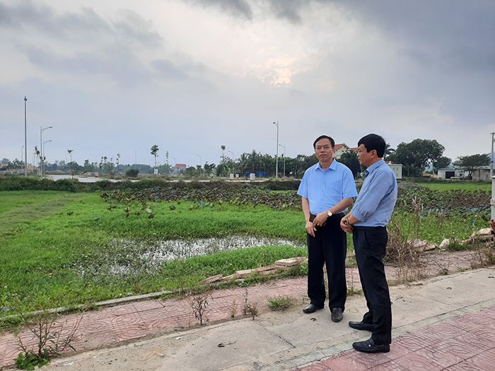 Đất đấu giá là gì? Nên mua quyền sử dụng đấu giá đất không?
