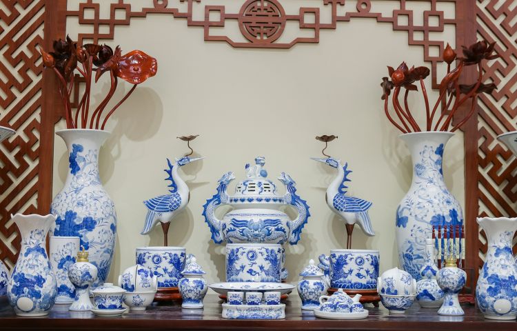 Cách bài trí bàn thờ gia tiên đơn giản dành cho bạn