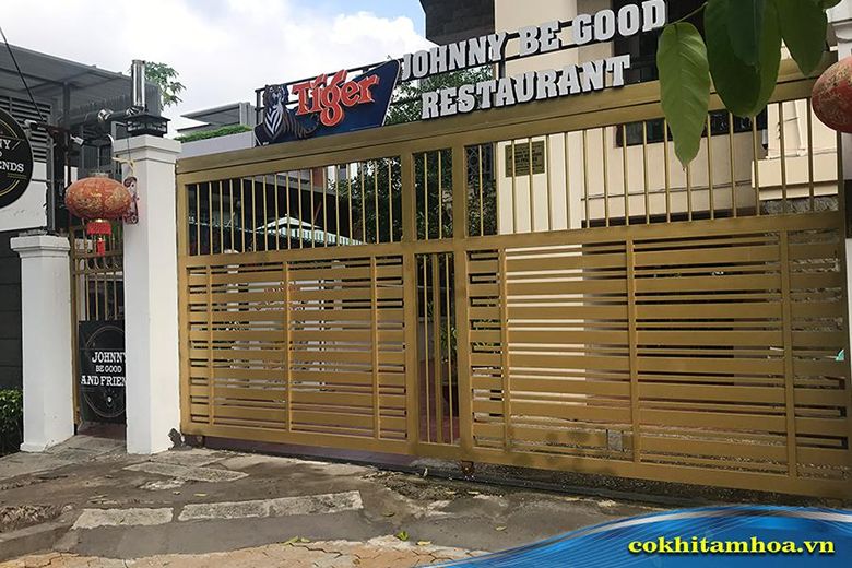 Những lưu ý cần biết khi thi công cổng sắt lùa
