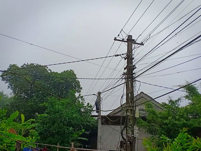 Giải đáp thắc mắc: “Có nên mua đất dưới đường dây điện hay không?”