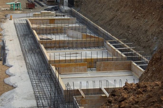 Giải mã ngay câu hỏi làm móng nhà gặp trời mưa có sao không? 