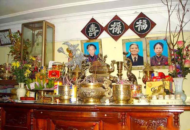 Hướng dẫn trang trí bàn thờ gia tiên hợp phong thủy