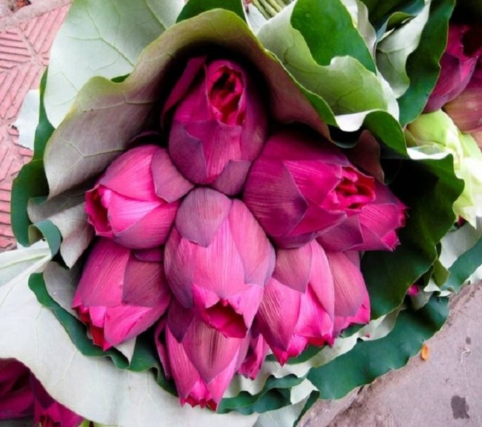 Hướng dẫn cắm hoa bàn thờ đơn giản mà đẹp